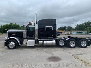 2017 Peterbilt 389, ONLY 231,000 one owner miles!, 600hp Cummins