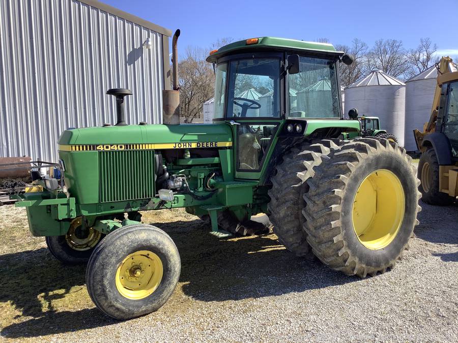 4040 John Deere Cab Tractor with Duals Auction | Shane