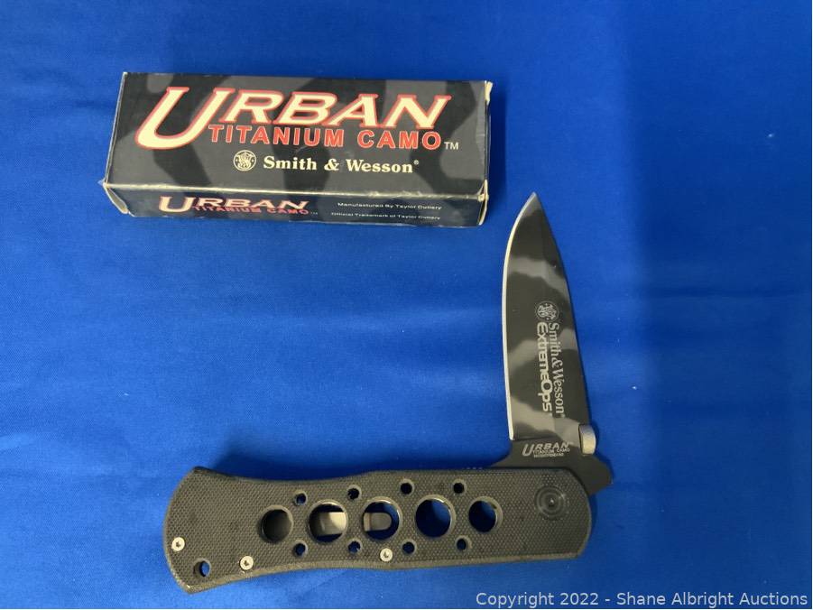 Smith and wesson titanium camo extreme ops pocket knife