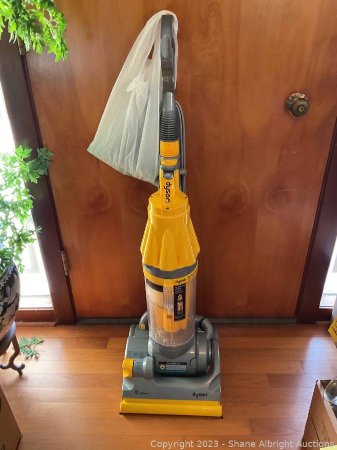 Dyson ダイソン DC07 Vacuum Cleaner Used/美品 Dyson Upright Vacuum Cleaner DC07 Animal Purple Serviced | eBay