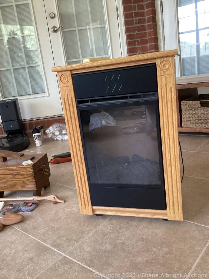 Heat Surge Movable Heat Electrical Fireplace with Remote 18 inches x 26  Auction | Shane Albright Auctions