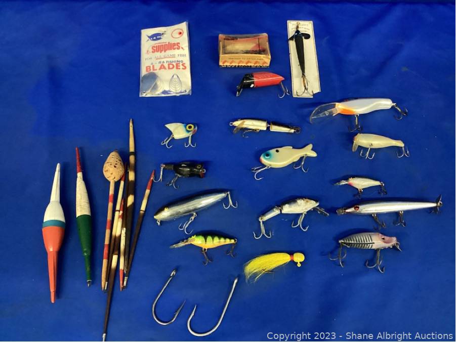 Fishing Lures & Bobbers Auction