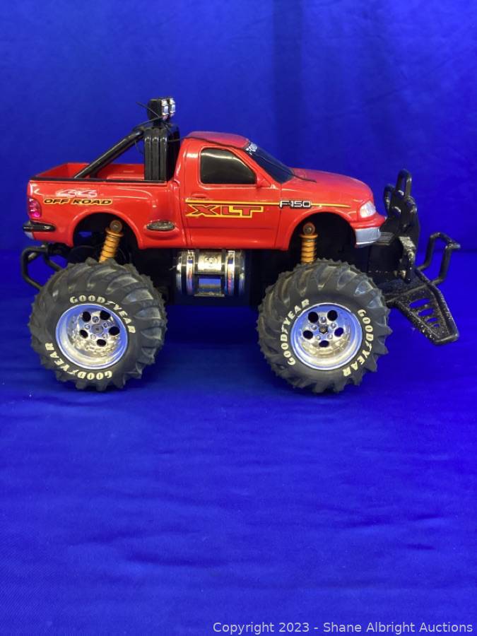 RC Ford F150 truck (no controller) Auction | Shane Albright Auctions